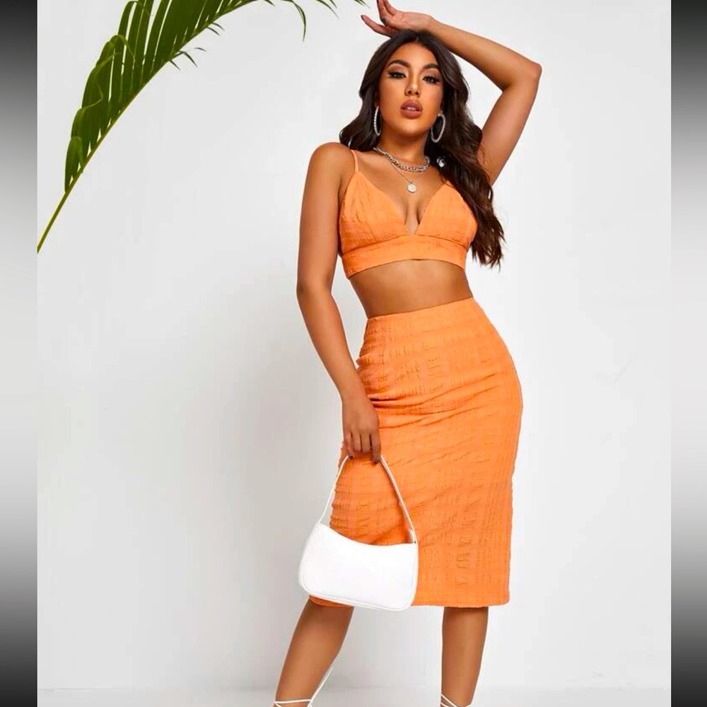 New 2 piece coral textured crop cami top and split hem skirt